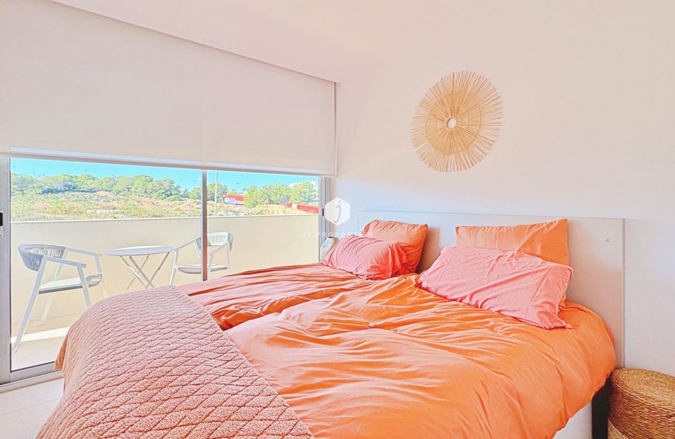 Z drugiej ręki - Daszek -
Torrevieja - Costa Blanca