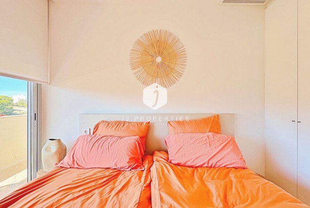 Z drugiej ręki - Daszek -
Torrevieja - Costa Blanca