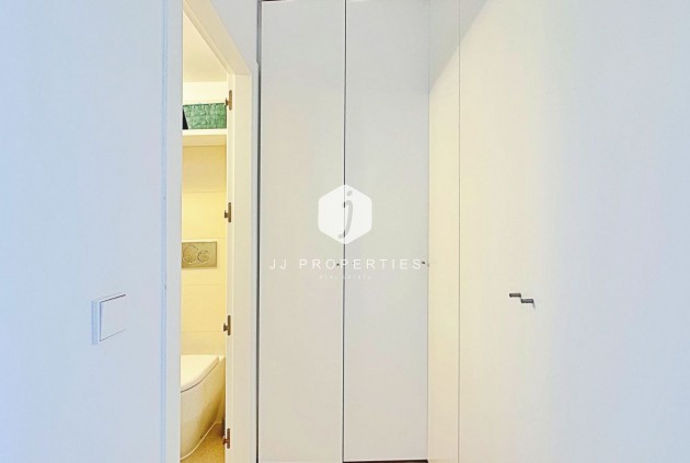 Z drugiej ręki - Daszek -
Torrevieja - Costa Blanca