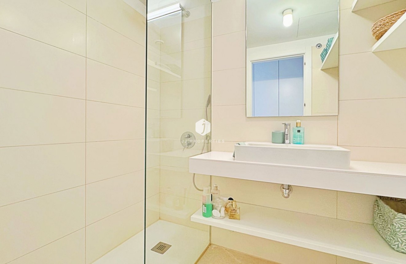 Z drugiej ręki - Daszek -
Torrevieja - Costa Blanca