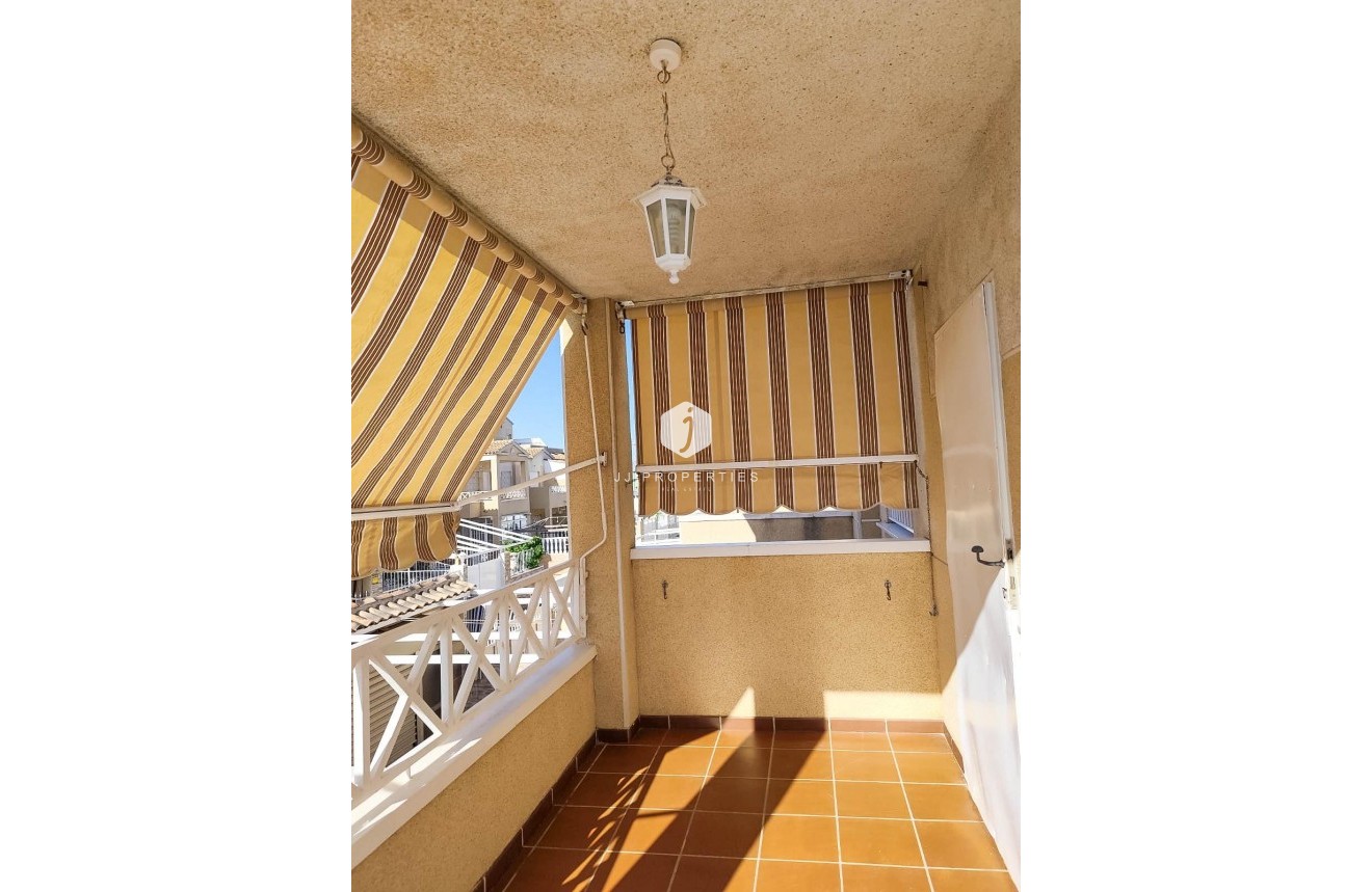 Z drugiej ręki - Bungalow -
Torrevieja - Parque Acuático - Sector 25