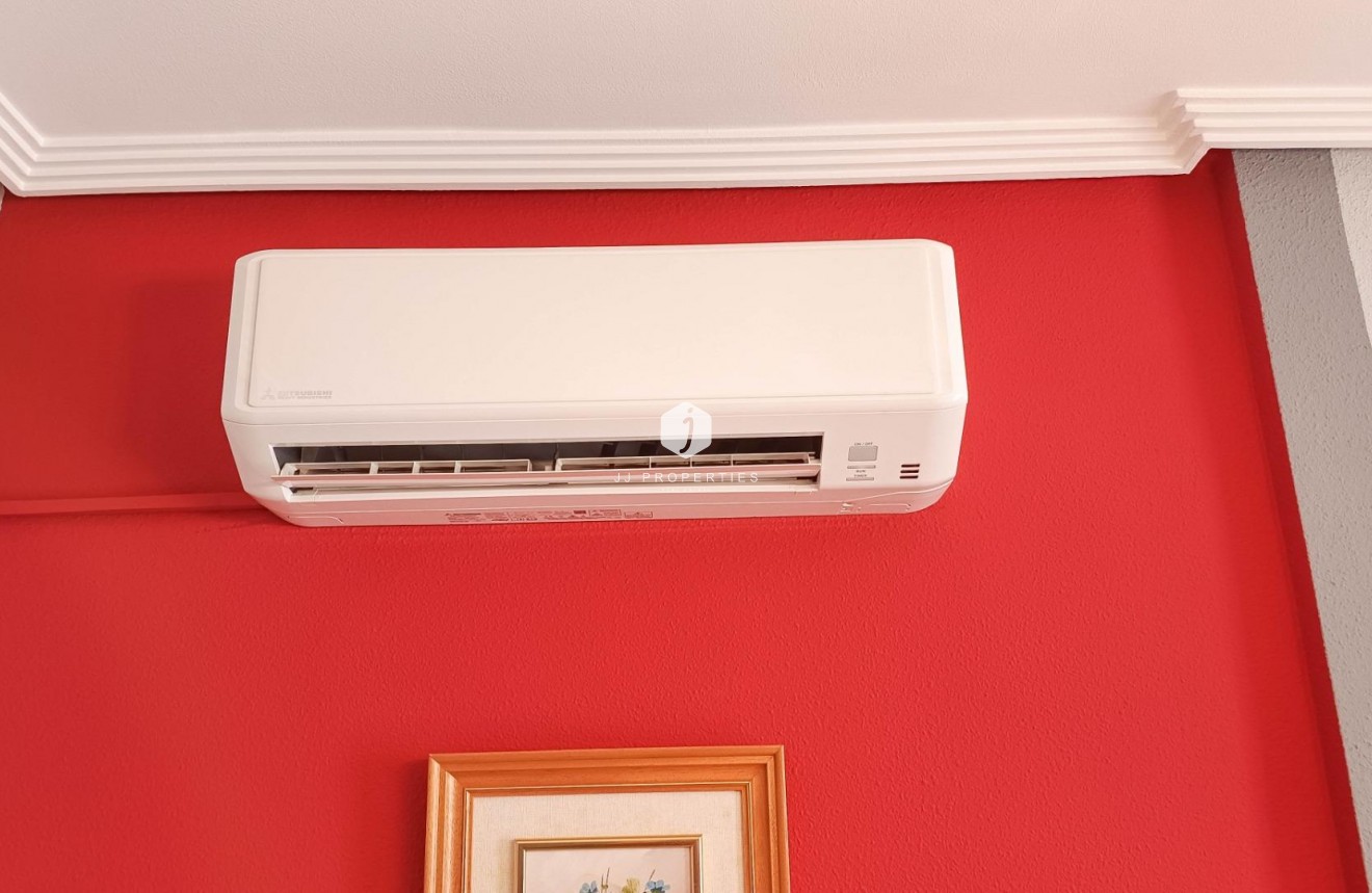 Z drugiej ręki - Bungalow -
Torrevieja - Parque Acuático - Sector 25