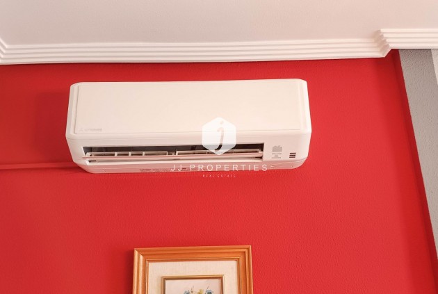 Z drugiej ręki - Bungalow -
Torrevieja - Parque Acuático - Sector 25