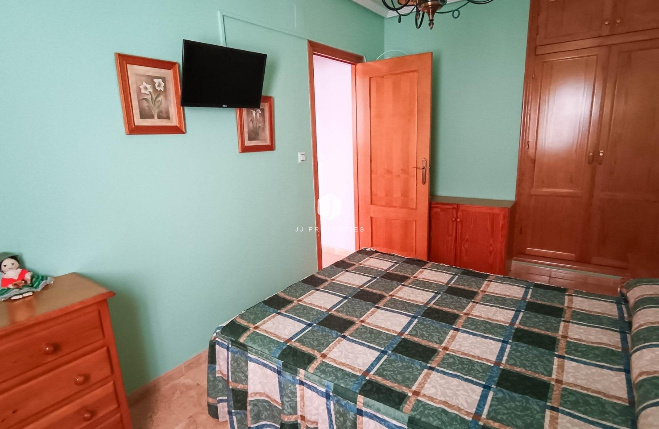 Z drugiej ręki - Bungalow -
Torrevieja - Parque Acuático - Sector 25