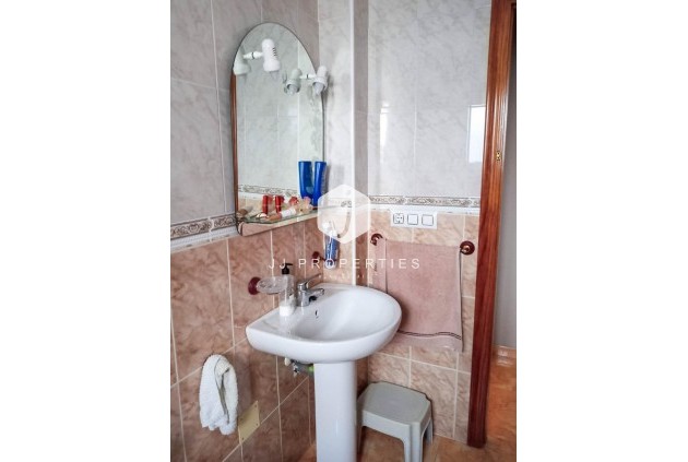 Z drugiej ręki - Bungalow -
Torrevieja - Parque Acuático - Sector 25