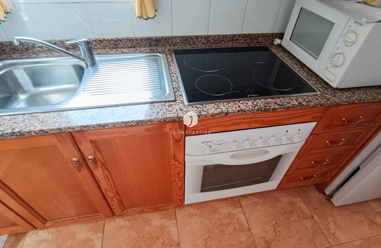 Z drugiej ręki - Bungalow -
Torrevieja - Parque Acuático - Sector 25