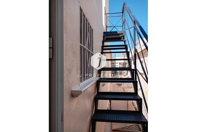 Z drugiej ręki - Bungalow -
Torrevieja - Parque Acuático - Sector 25