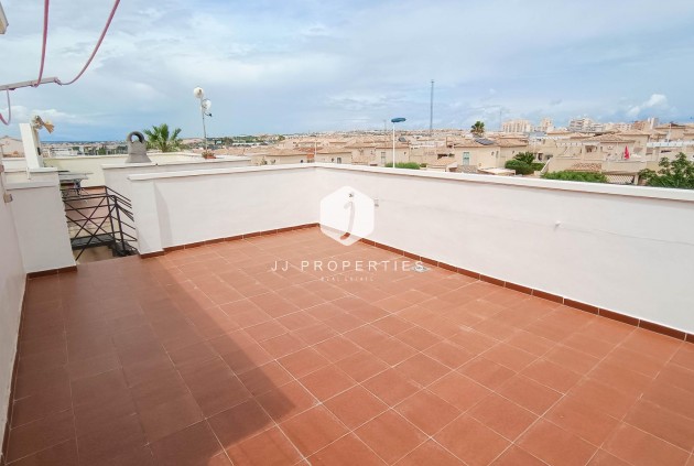 Z drugiej ręki - Bungalow -
Torrevieja - Parque Acuático - Sector 25