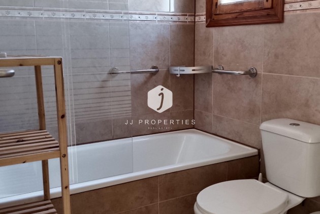 Z drugiej ręki - Szalet -
Torrevieja - Los Balcones