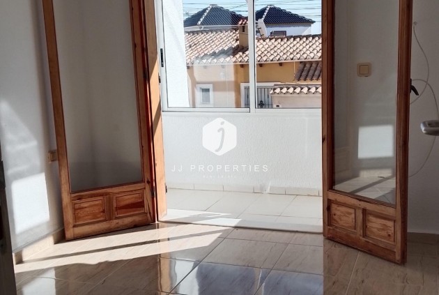 Z drugiej ręki - Szalet -
Torrevieja - Los Balcones