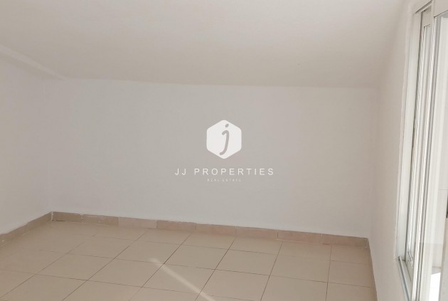 Z drugiej ręki - Szalet -
Torrevieja - Los Balcones