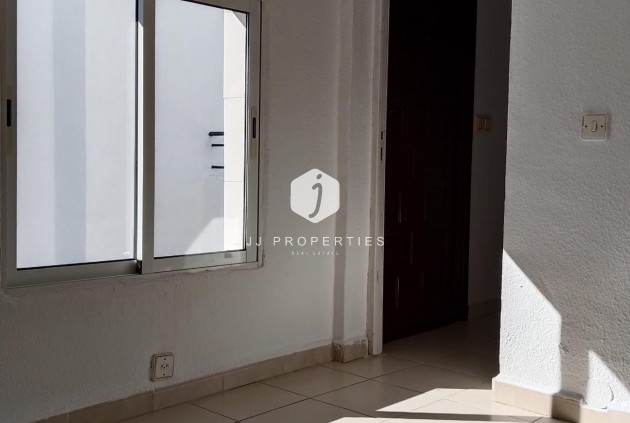 Z drugiej ręki - Szalet -
Torrevieja - Los Balcones