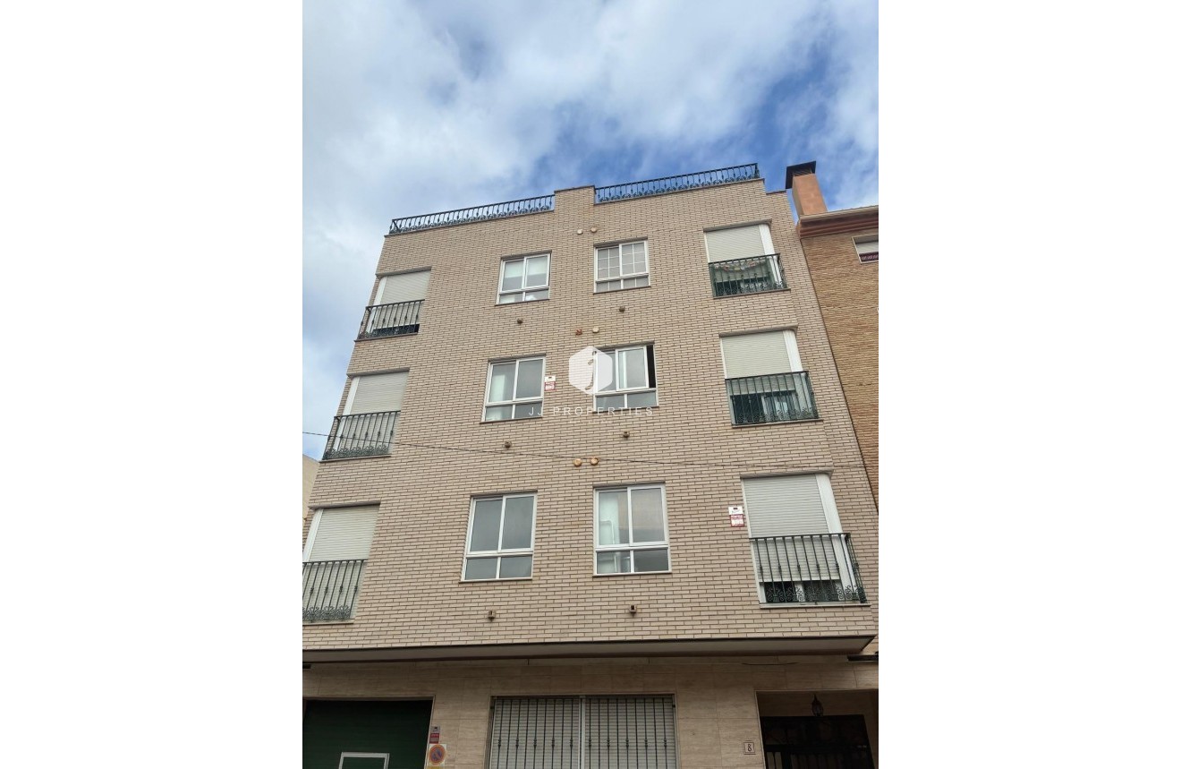 Z drugiej ręki - Mieszkanie w bloku -
Almoradí - centro