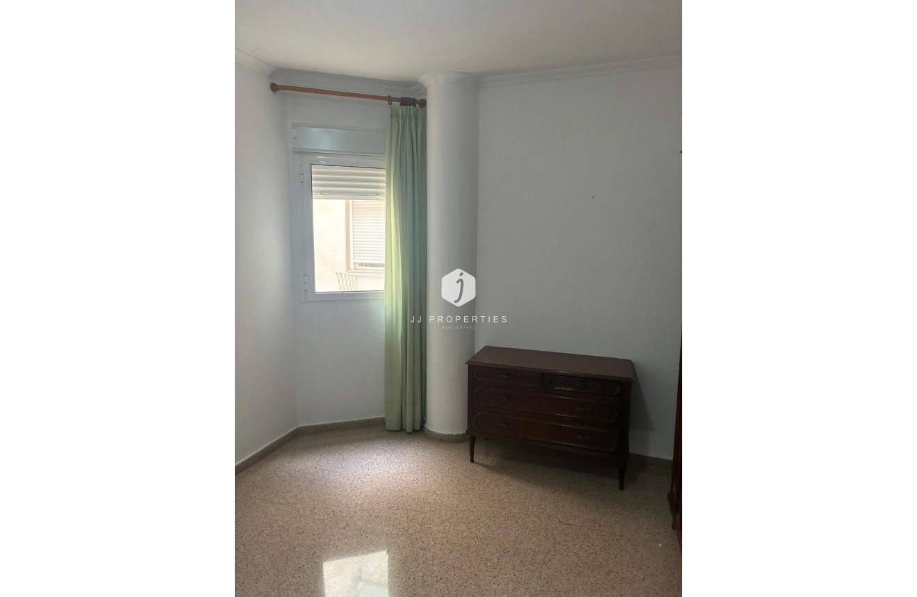 Z drugiej ręki - Mieszkanie w bloku -
Almoradí - centro