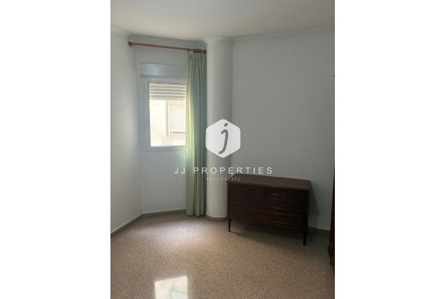 Z drugiej ręki - Mieszkanie w bloku -
Almoradí - centro