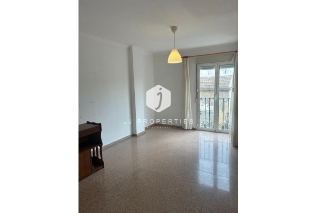 Z drugiej ręki - Mieszkanie w bloku -
Almoradí - centro