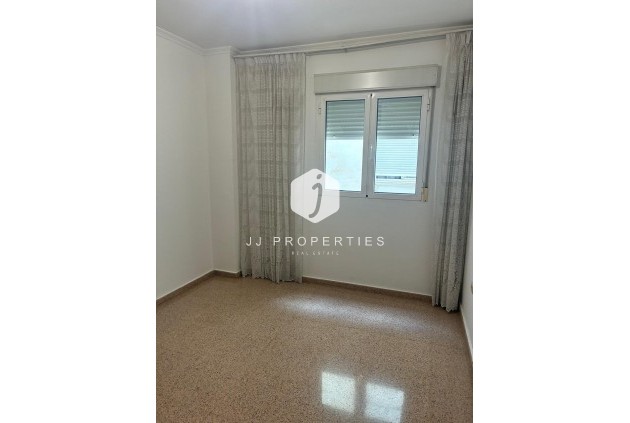 Z drugiej ręki - Mieszkanie w bloku -
Almoradí - centro