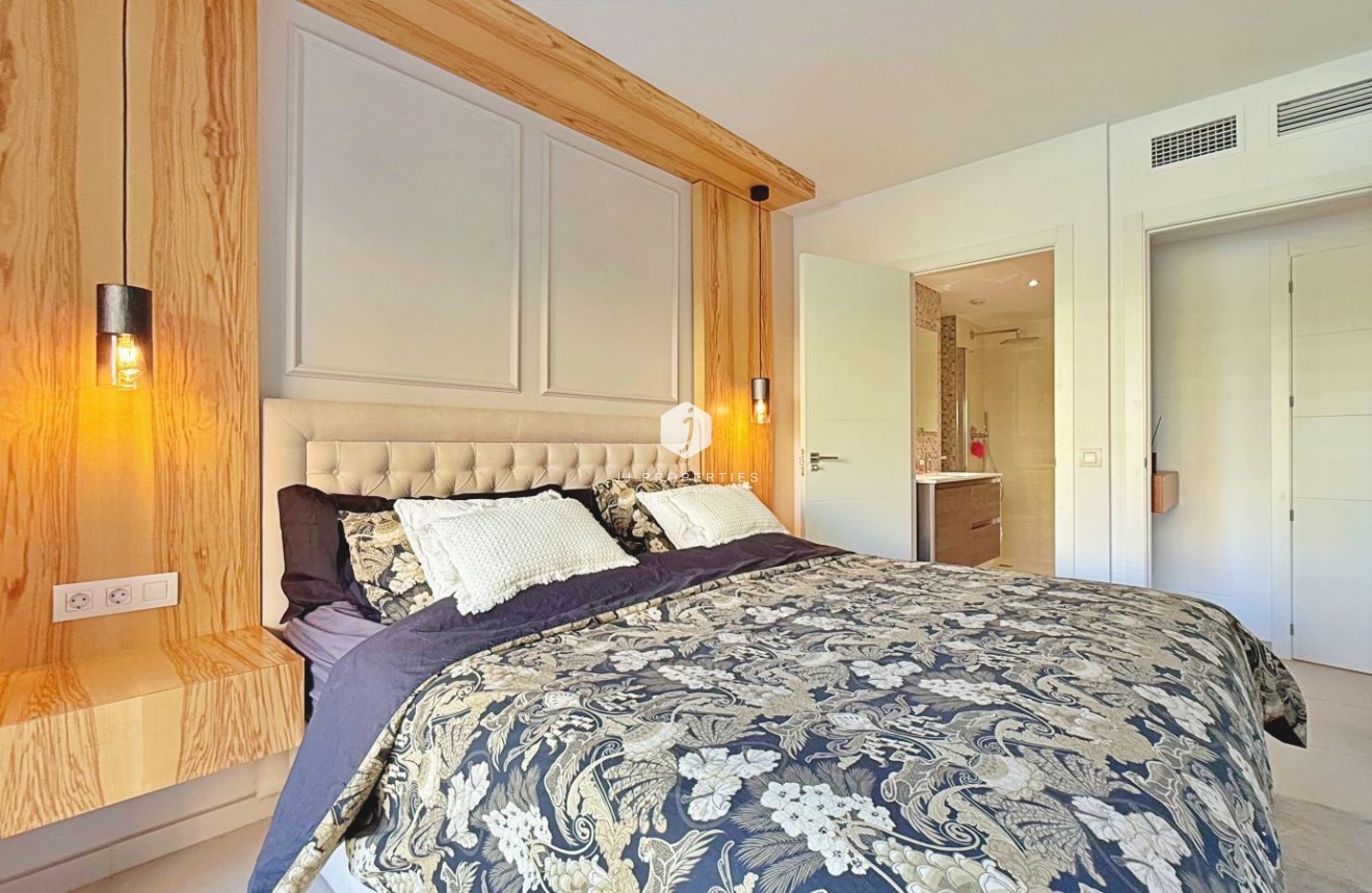 Z drugiej ręki - Mieszkanie w bloku -
Torrevieja - Costa Blanca