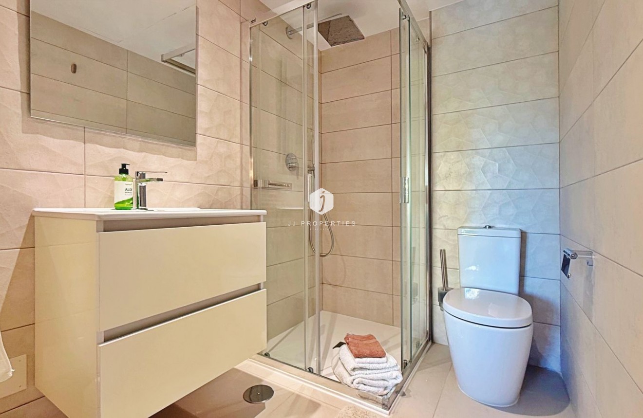 Z drugiej ręki - Mieszkanie w bloku -
Torrevieja - Costa Blanca