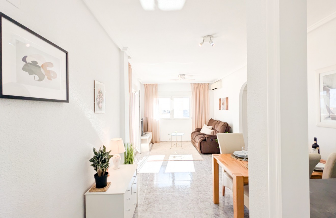 Z drugiej ręki - Mieszkanie w bloku -
Torrevieja - Costa Blanca