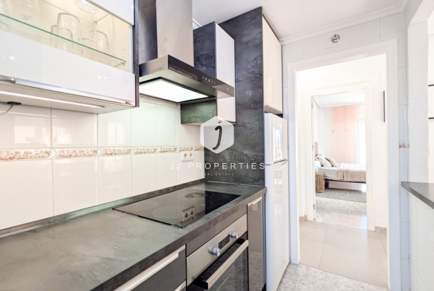 Z drugiej ręki - Mieszkanie w bloku -
Torrevieja - Costa Blanca