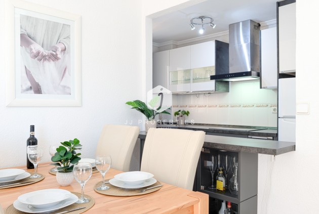 Z drugiej ręki - Mieszkanie w bloku -
Torrevieja - Costa Blanca