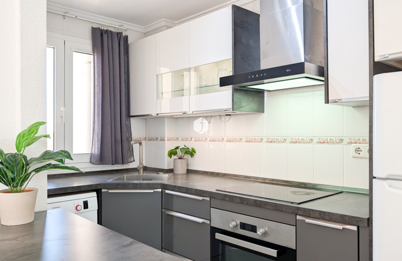 Z drugiej ręki - Mieszkanie w bloku -
Torrevieja - Costa Blanca