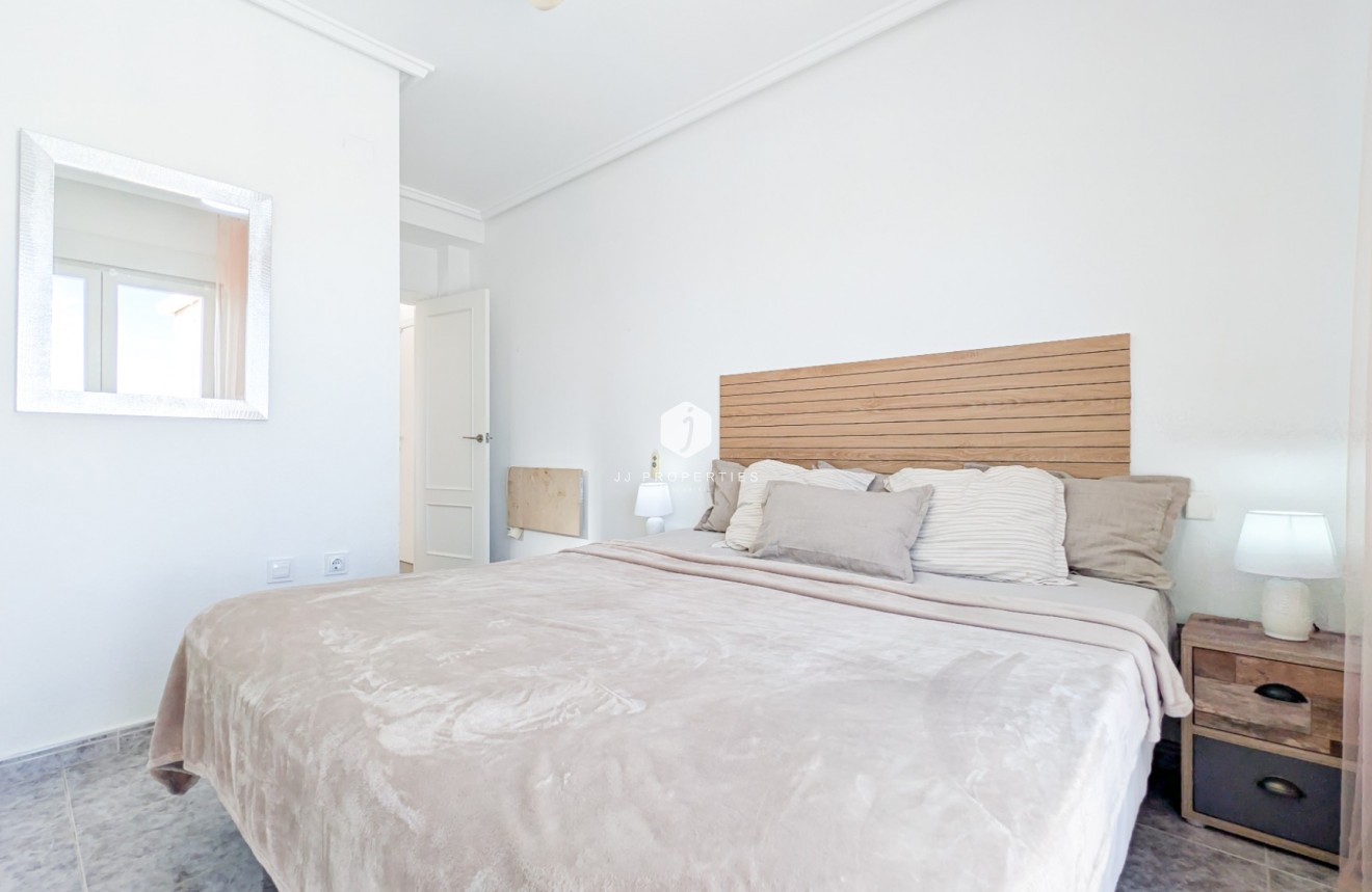 Z drugiej ręki - Mieszkanie w bloku -
Torrevieja - Costa Blanca