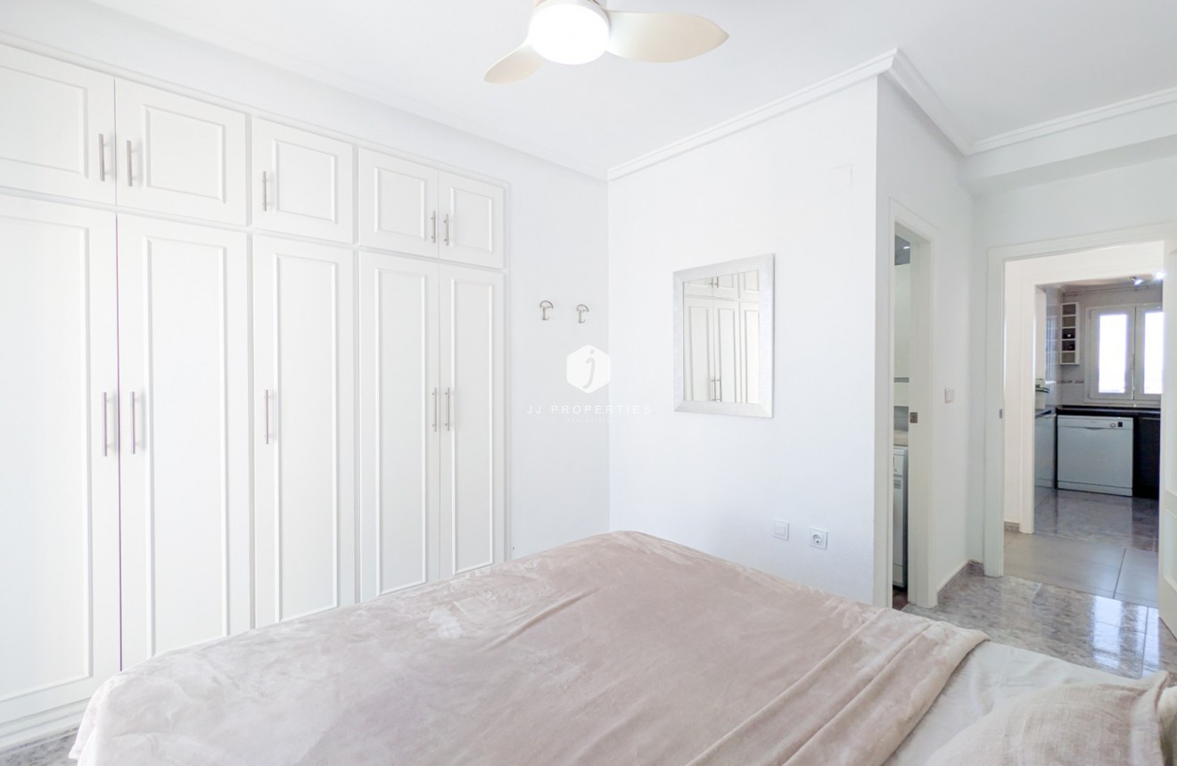 Z drugiej ręki - Mieszkanie w bloku -
Torrevieja - Costa Blanca