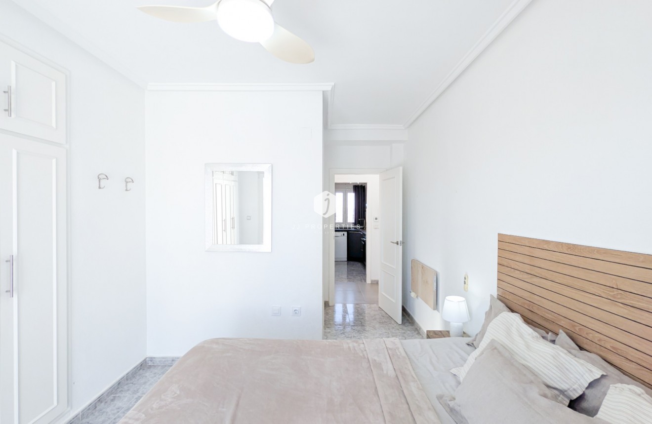 Z drugiej ręki - Mieszkanie w bloku -
Torrevieja - Costa Blanca