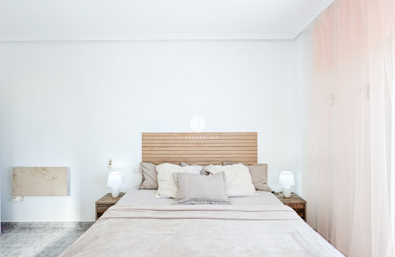 Z drugiej ręki - Mieszkanie w bloku -
Torrevieja - Costa Blanca