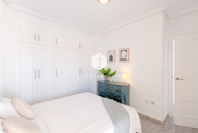 Z drugiej ręki - Mieszkanie w bloku -
Torrevieja - Costa Blanca