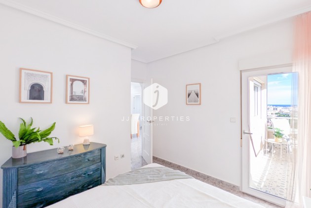 Z drugiej ręki - Mieszkanie w bloku -
Torrevieja - Costa Blanca