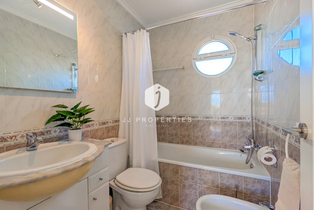 Z drugiej ręki - Mieszkanie w bloku -
Torrevieja - Costa Blanca