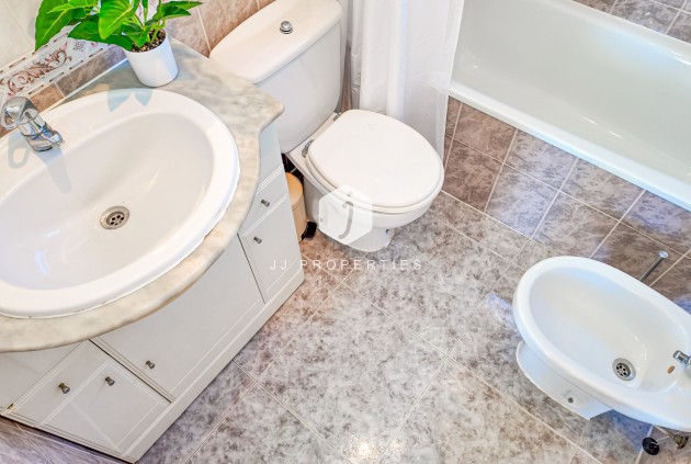 Z drugiej ręki - Mieszkanie w bloku -
Torrevieja - Costa Blanca