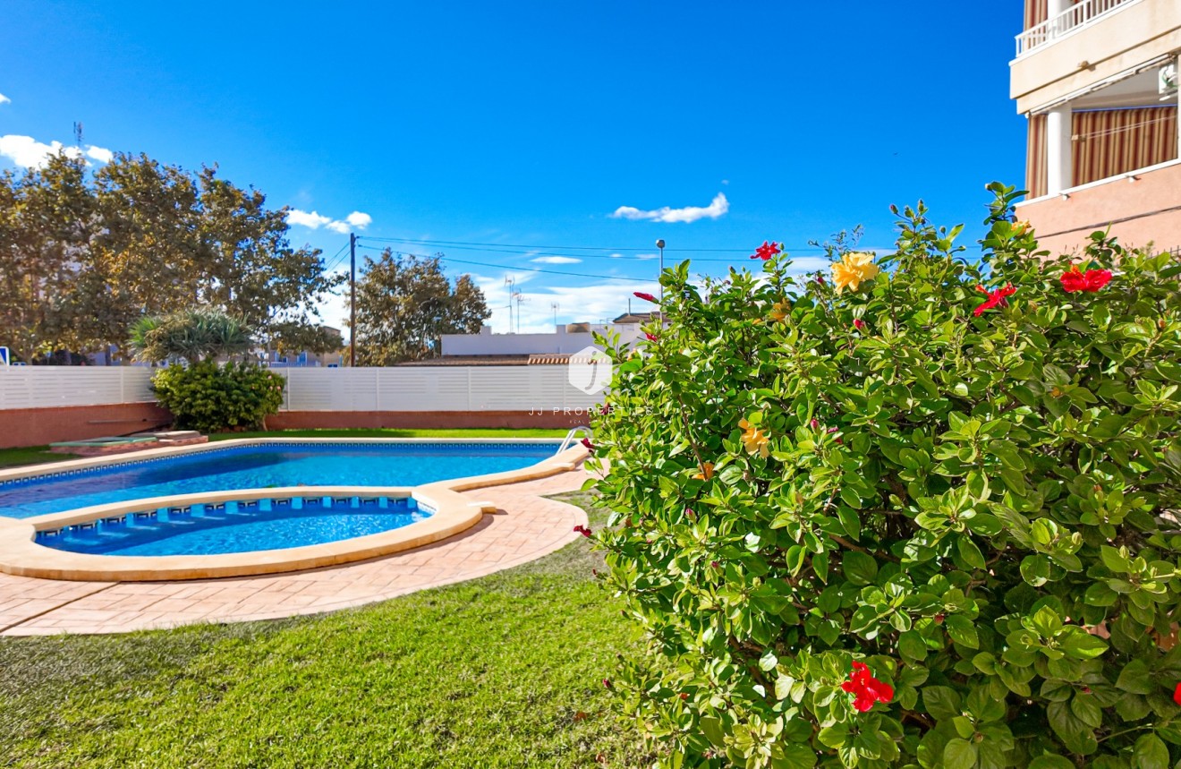 Z drugiej ręki - Mieszkanie w bloku -
Torrevieja - Costa Blanca