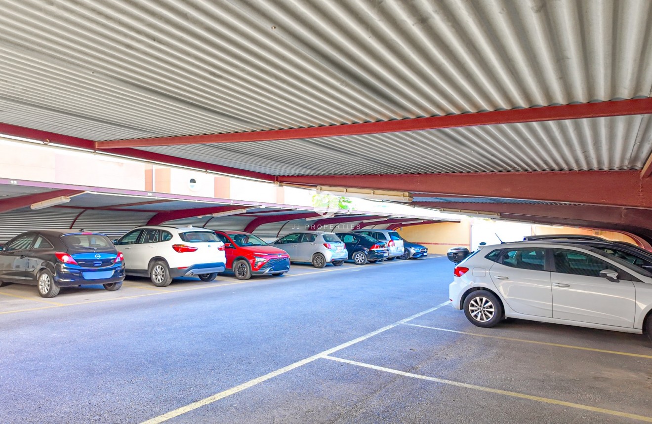 Z drugiej ręki - Mieszkanie w bloku -
Torrevieja - Costa Blanca