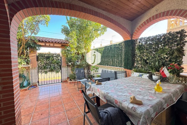 Z drugiej ręki - Szalet -
Torrevieja - Costa Blanca