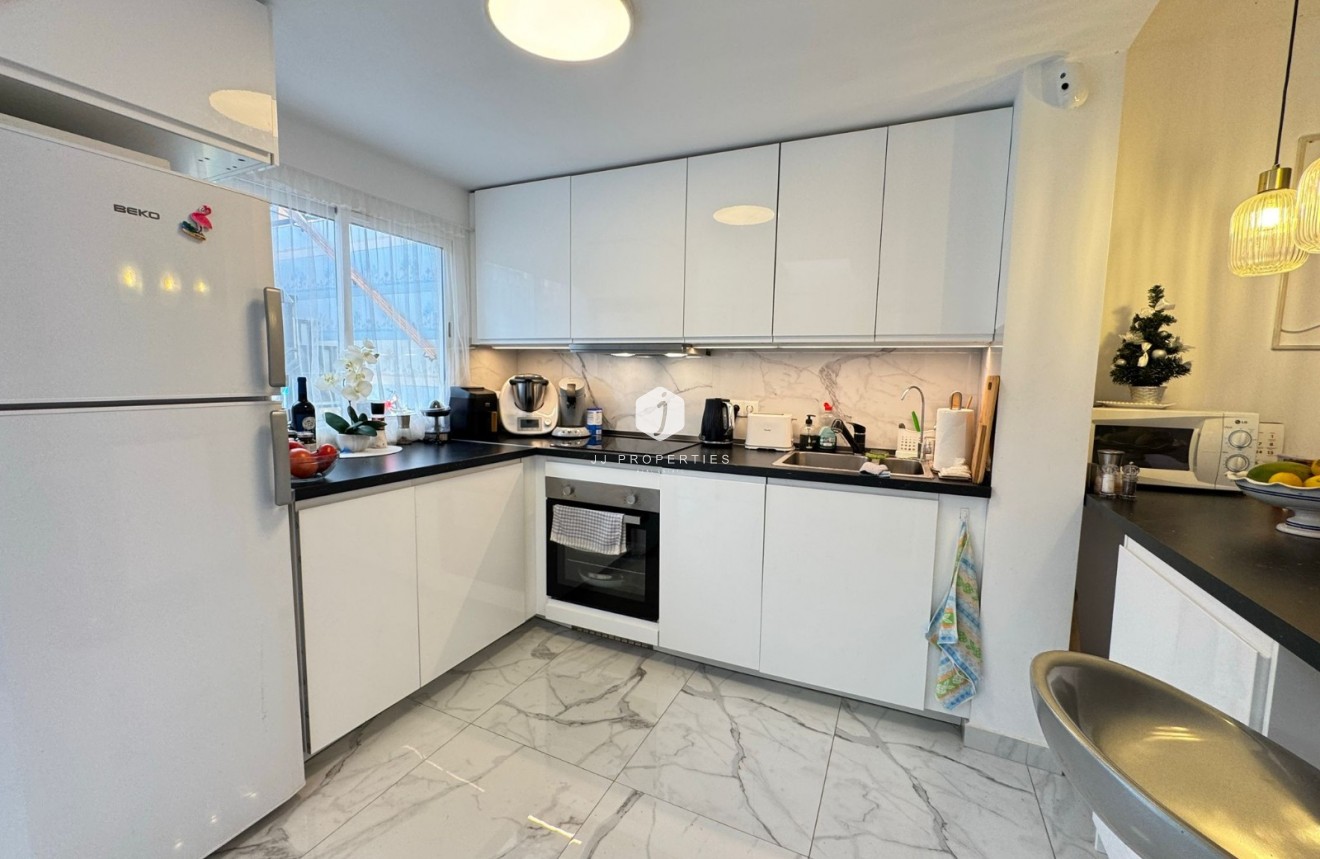 Z drugiej ręki - Szalet -
Torrevieja - Costa Blanca