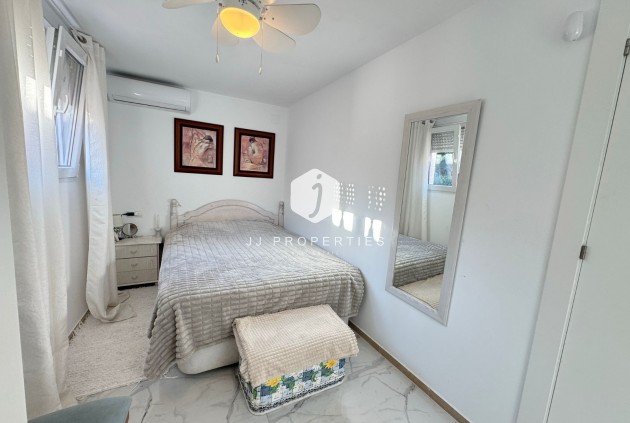 Z drugiej ręki - Szalet -
Torrevieja - Costa Blanca