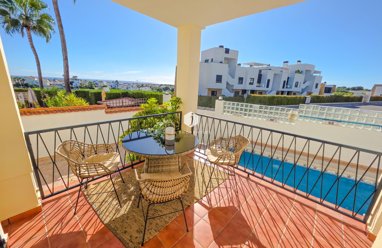 Z drugiej ręki - Villa -
Los Dolses - Inland