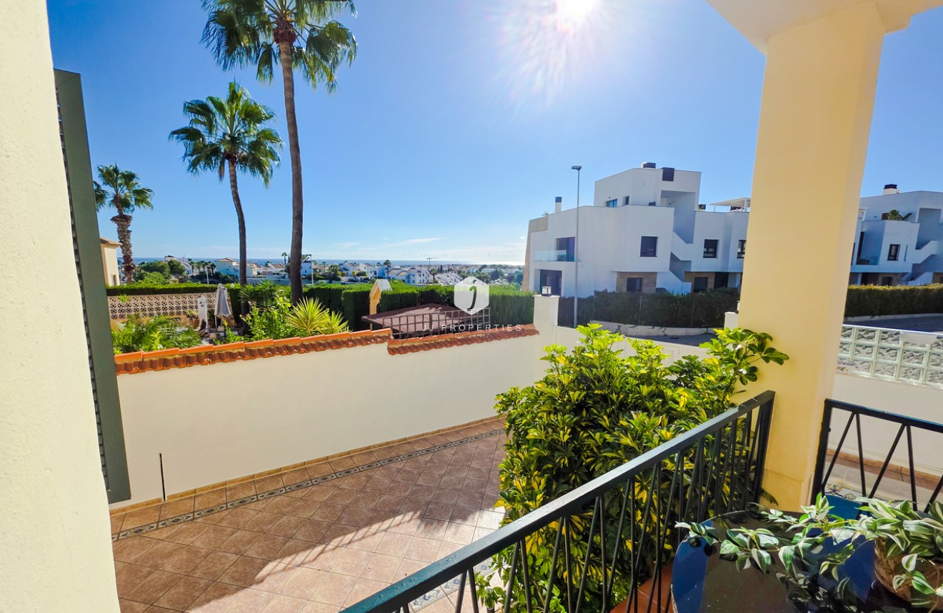 Z drugiej ręki - Villa -
Los Dolses - Inland