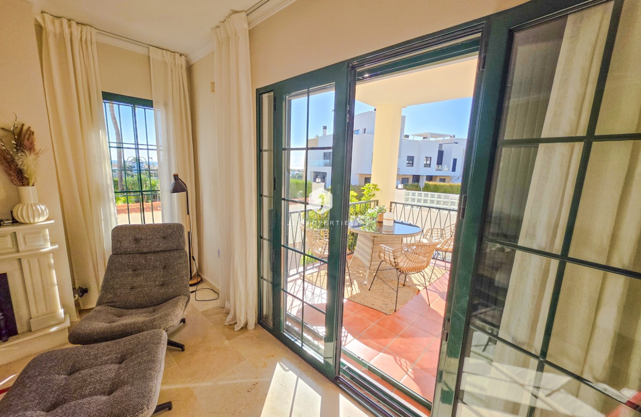 Z drugiej ręki - Villa -
Los Dolses - Inland