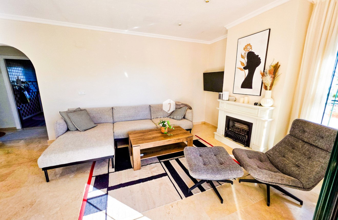 Z drugiej ręki - Villa -
Los Dolses - Inland