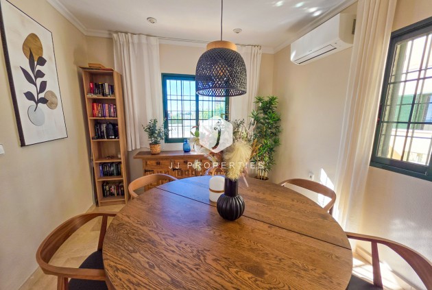 Z drugiej ręki - Villa -
Los Dolses - Inland