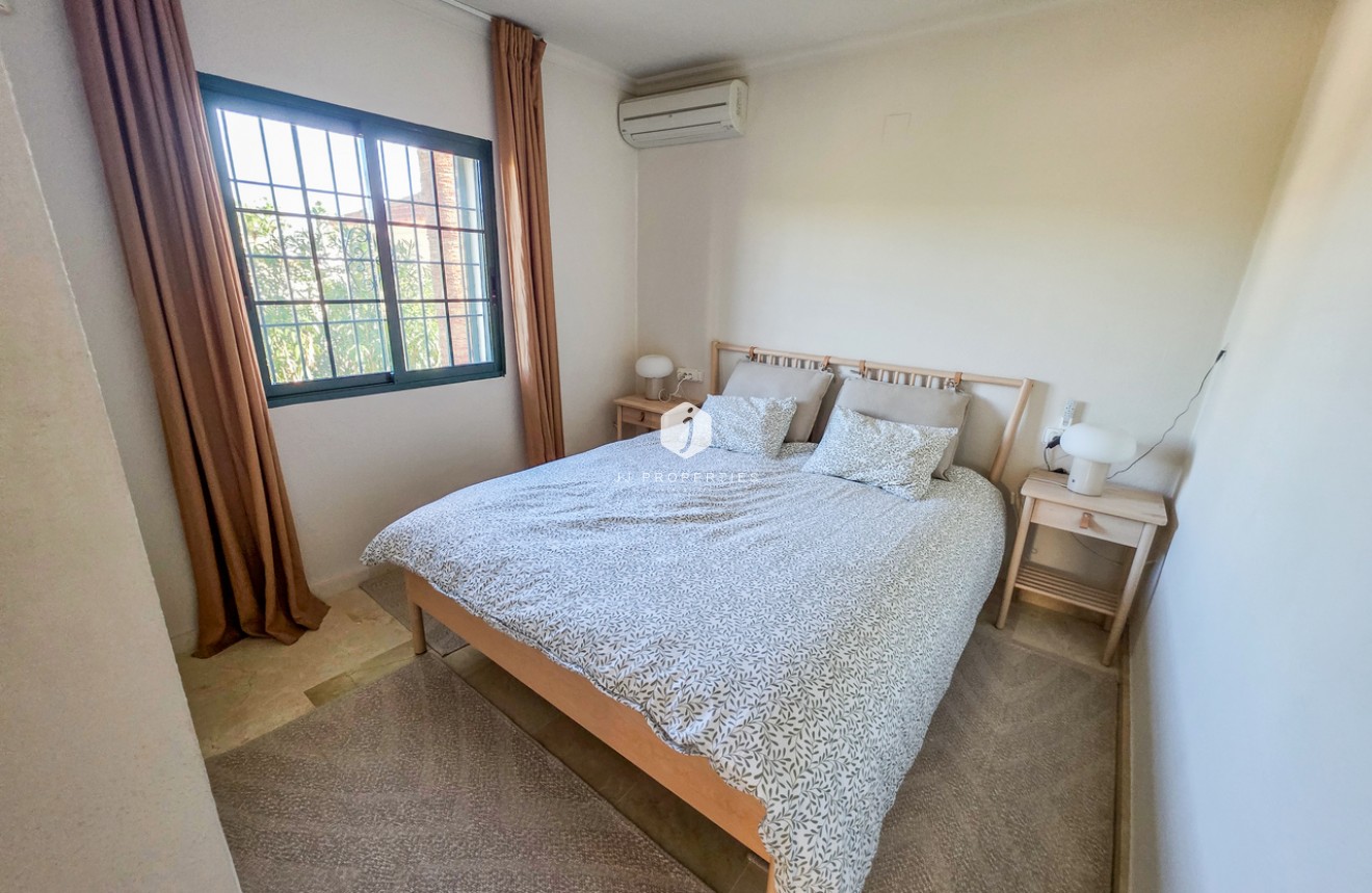 Z drugiej ręki - Villa -
Los Dolses - Inland