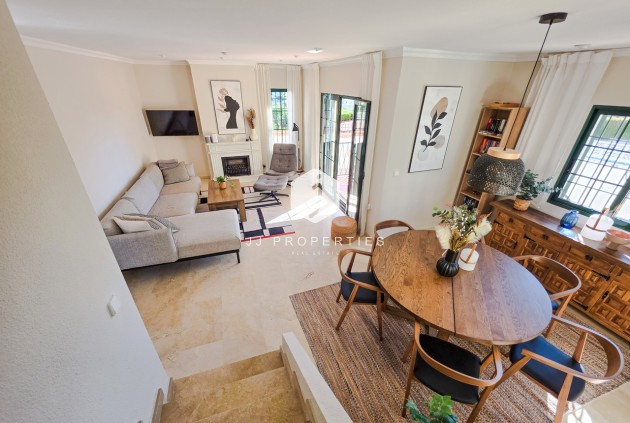 Z drugiej ręki - Villa -
Los Dolses - Inland