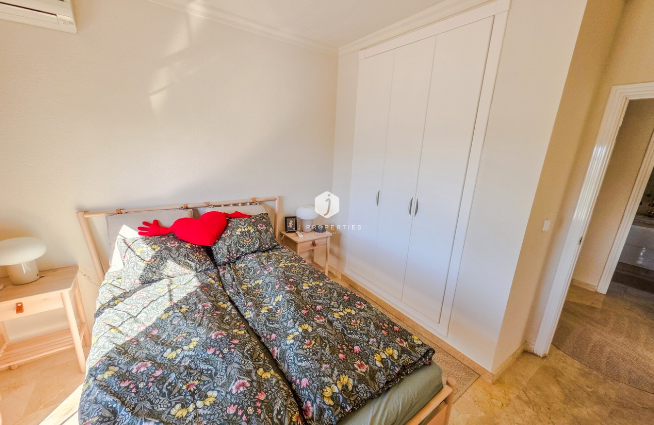 Z drugiej ręki - Villa -
Los Dolses - Inland