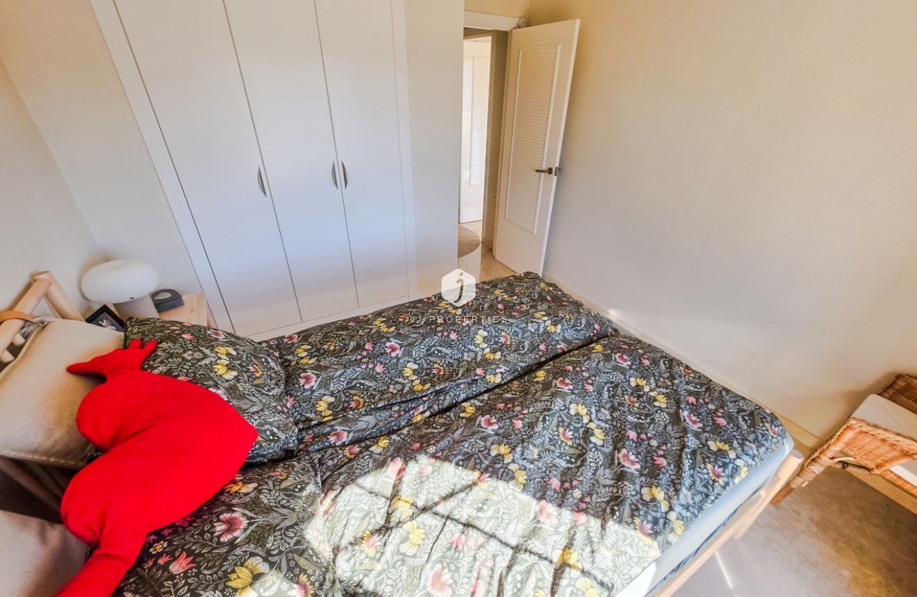 Z drugiej ręki - Villa -
Los Dolses - Inland