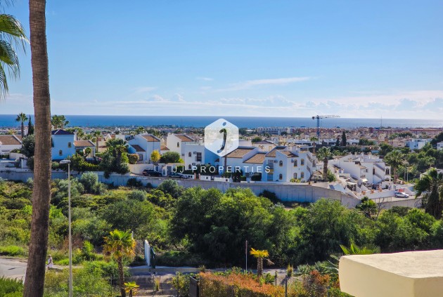 Z drugiej ręki - Villa -
Los Dolses - Inland